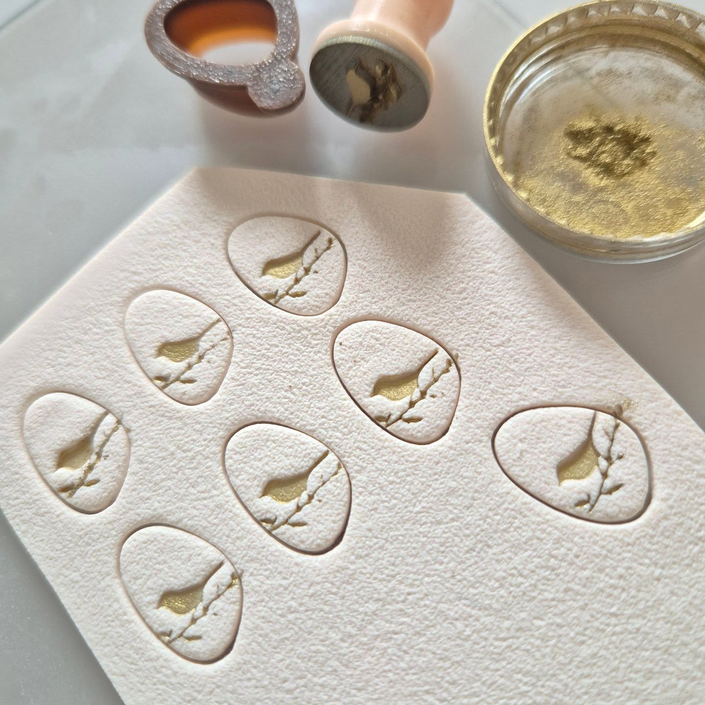 Vogel oorbel hangertjes in de maak...